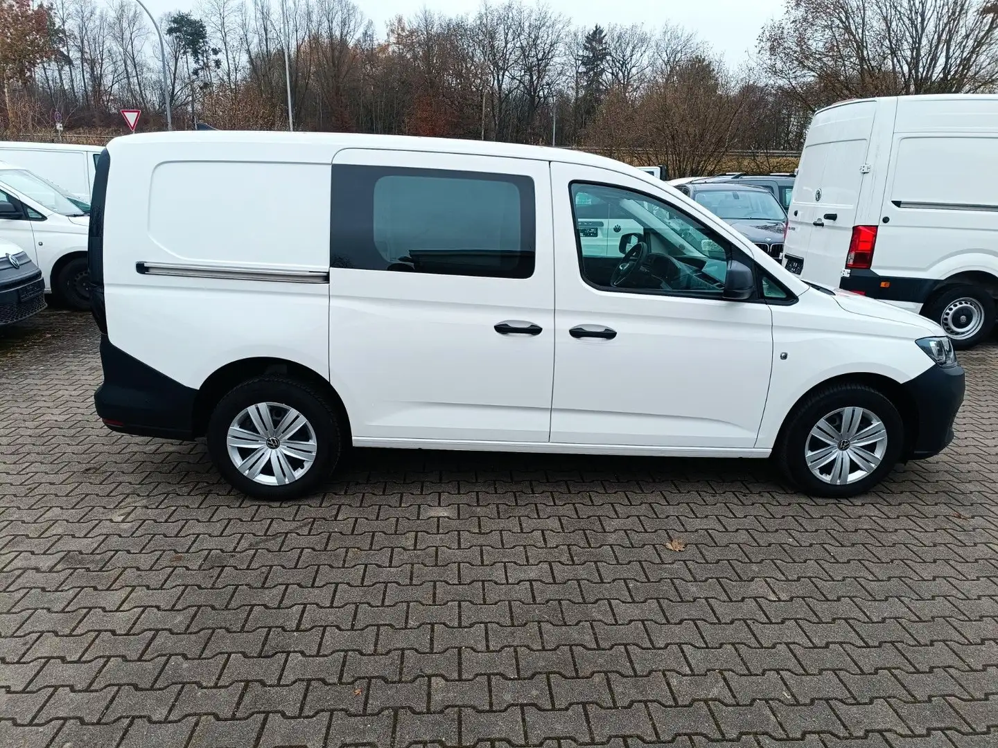 Volkswagen Sonstige Caddy Maxi 2,0 TDI Weiß - 2