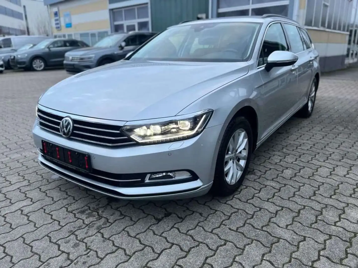 Volkswagen Passat Argent - 1