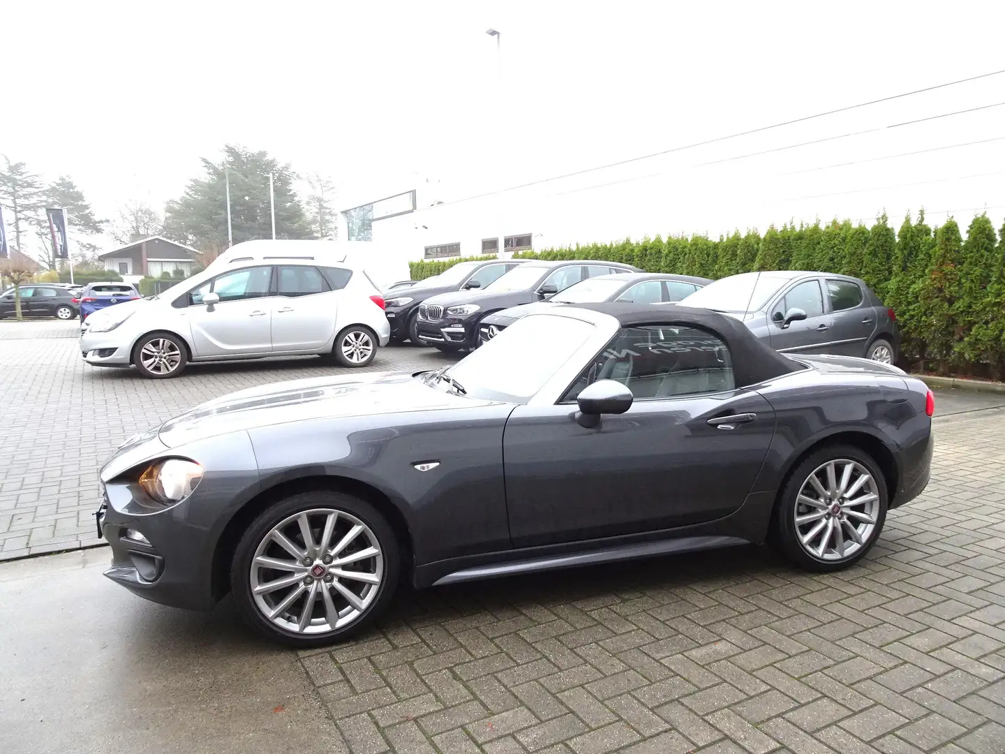 Fiat 124 Spider 1.4i Turbo NAVI,CAMERA,LEDER,KEYLESS,CRUISE,ALU Szürke - 2