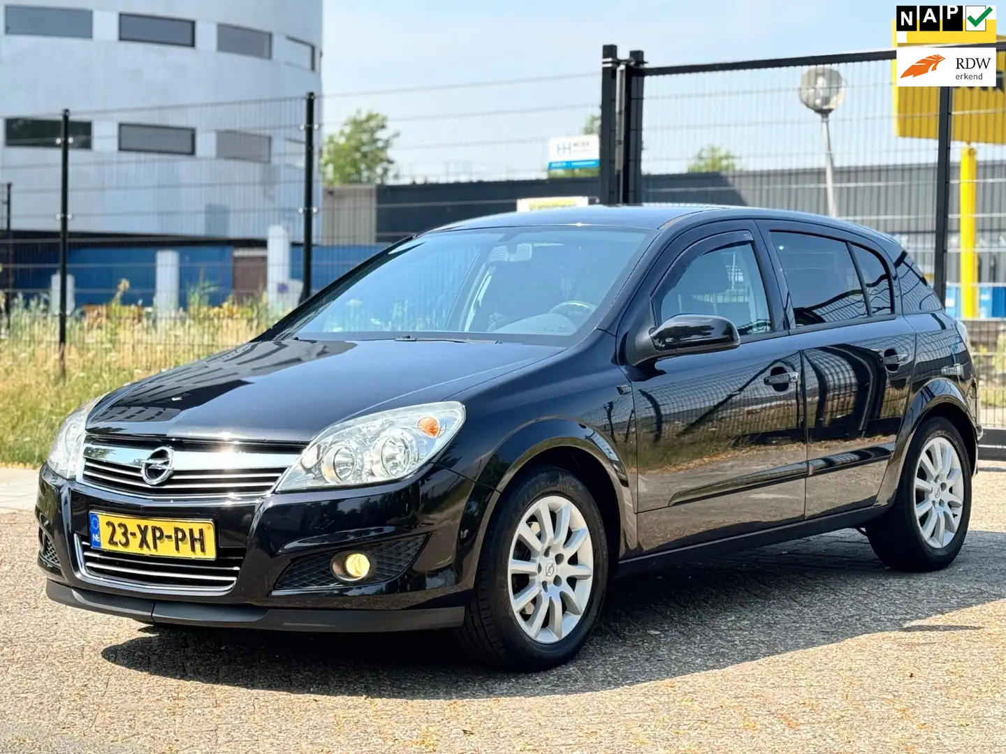 Opel Astra 1.6 Temptation|IJSKOUD AIRCO|LAGE KM MET NAP|TOP O Black - 1