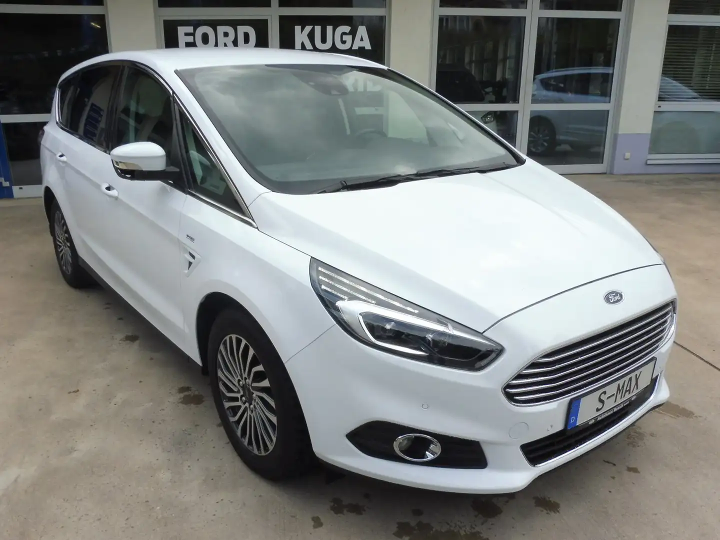 Ford S-Max Titanium 5 Sitzer Navi LED Weiß - 2