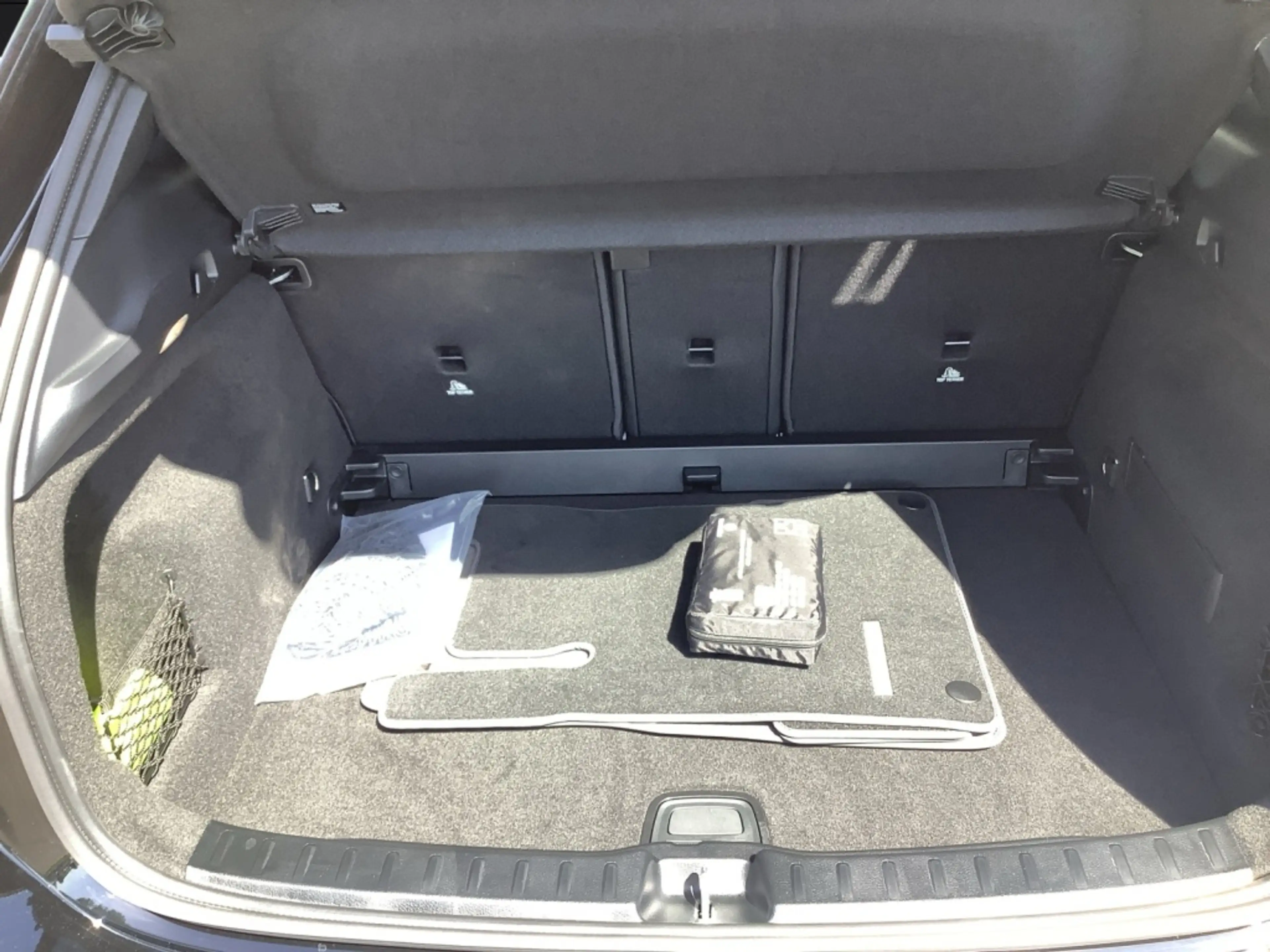 Mercedes-Benz GLA 220 4MATIC AMG+NIGHT+19"+KEYLESS+8G+360°+AHK — photo 15