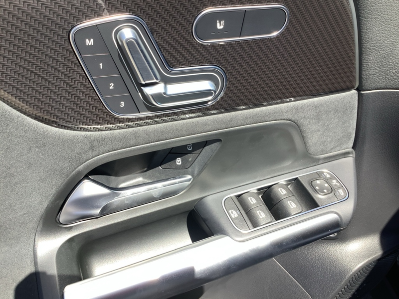 Mercedes-Benz GLA 220 4MATIC AMG+NIGHT+19"+KEYLESS+8G+360°+AHK — photo 9
