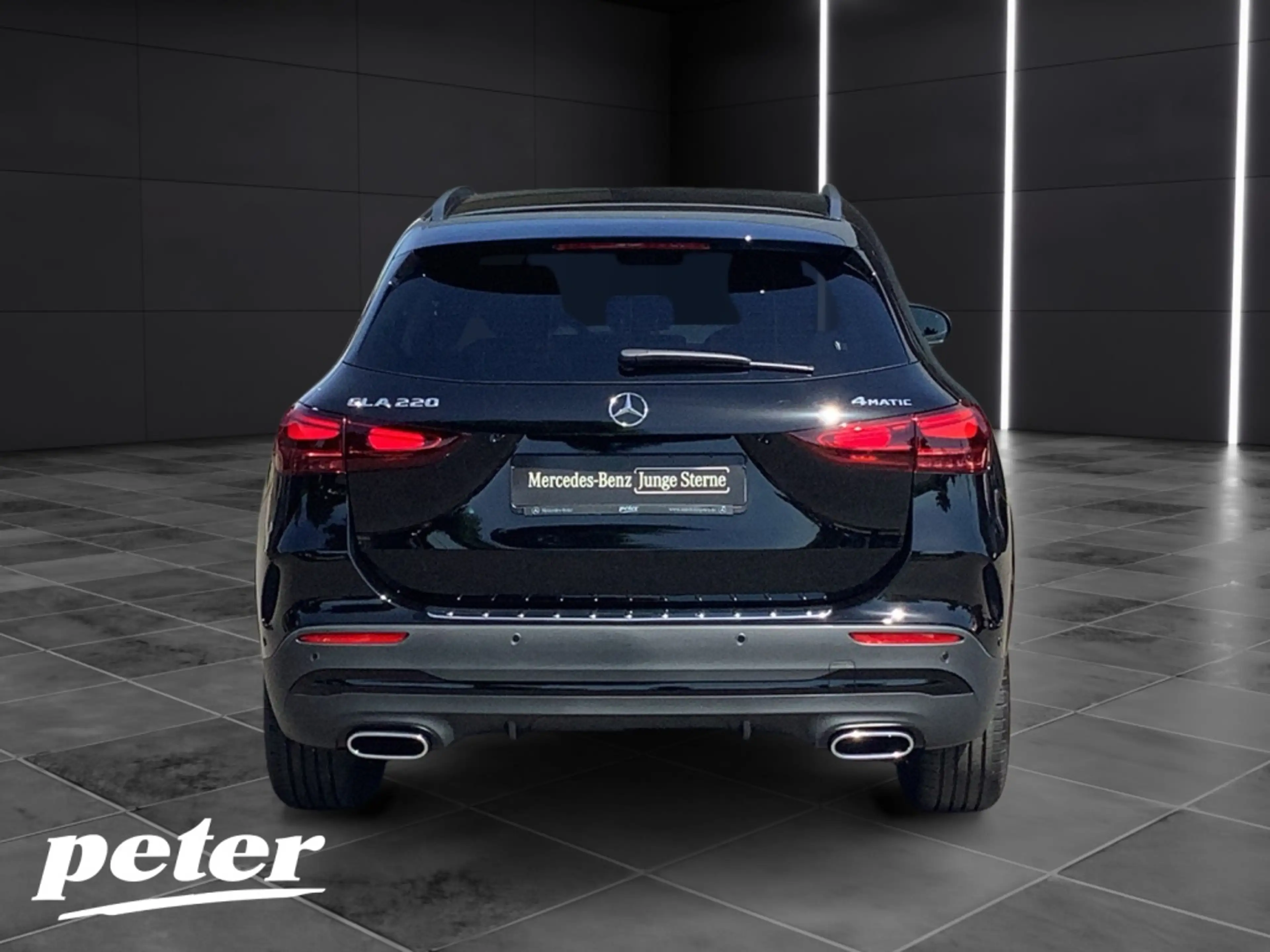 Mercedes-Benz GLA 220 4MATIC AMG+NIGHT+19"+KEYLESS+8G+360°+AHK — photo 4