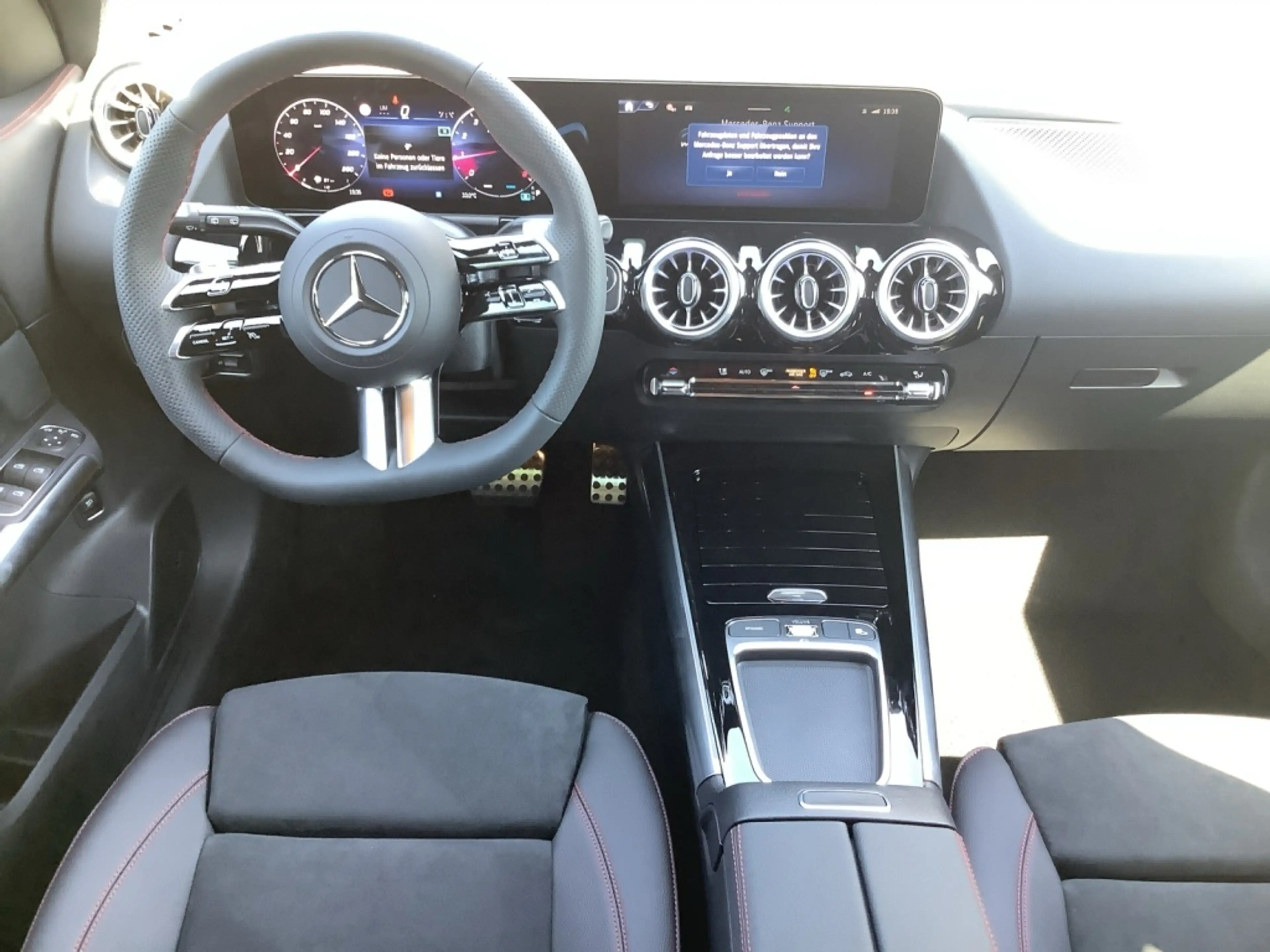Mercedes-Benz GLA 220 4MATIC AMG+NIGHT+19"+KEYLESS+8G+360°+AHK — photo 12