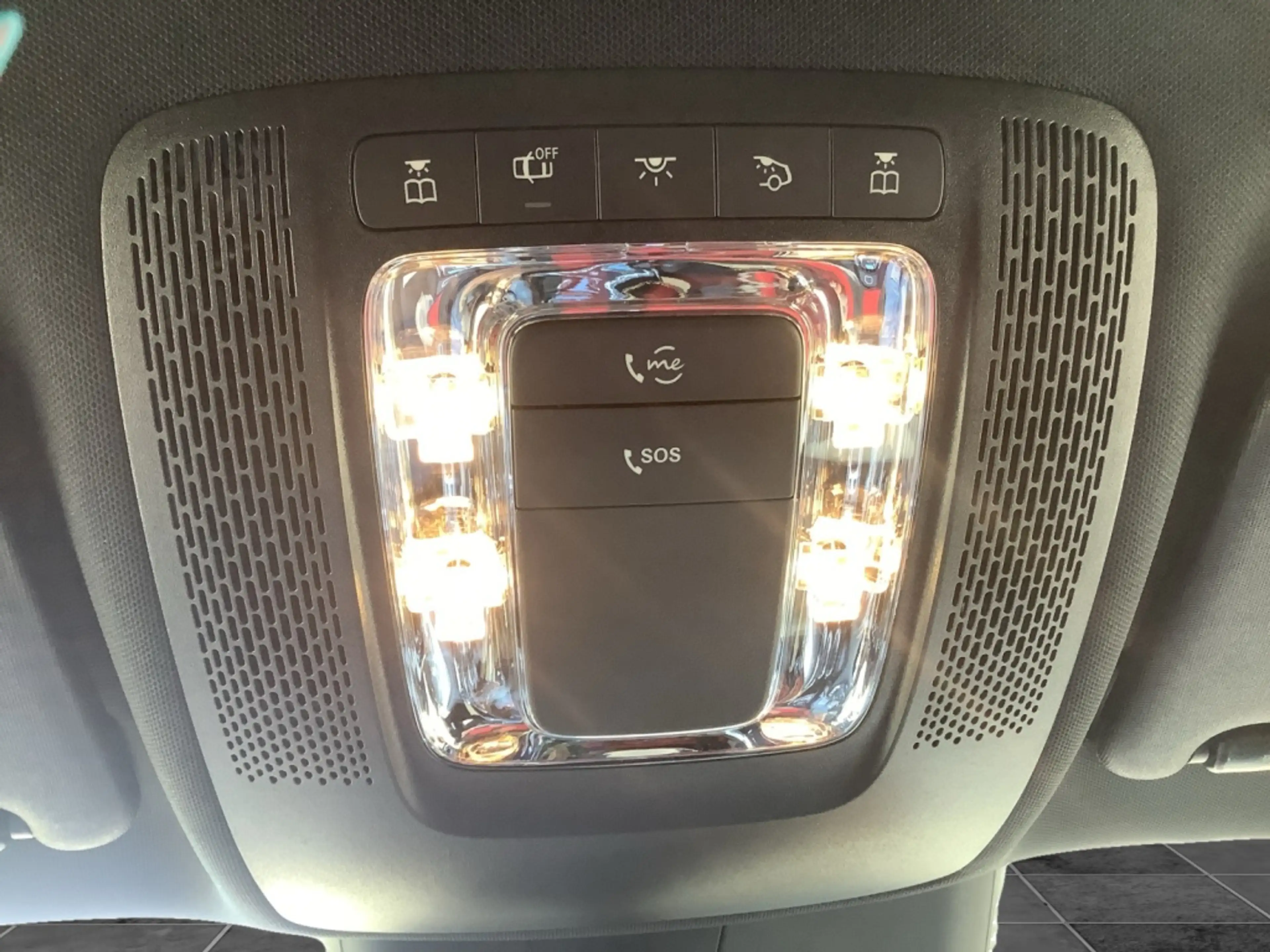 Mercedes-Benz GLA 220 4MATIC AMG+NIGHT+19"+KEYLESS+8G+360°+AHK — photo 14