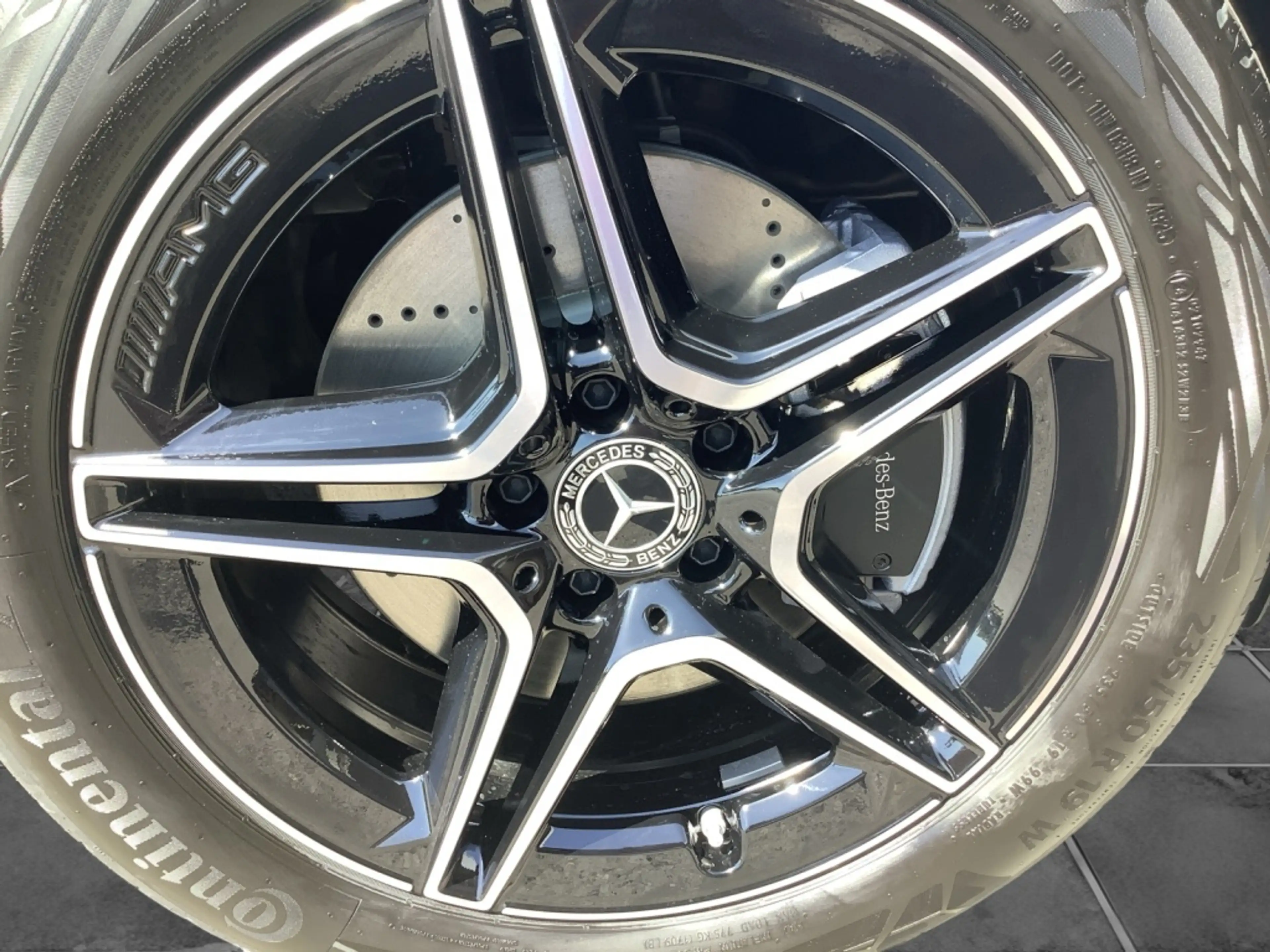 Mercedes-Benz GLA 220 4MATIC AMG+NIGHT+19"+KEYLESS+8G+360°+AHK — photo 5