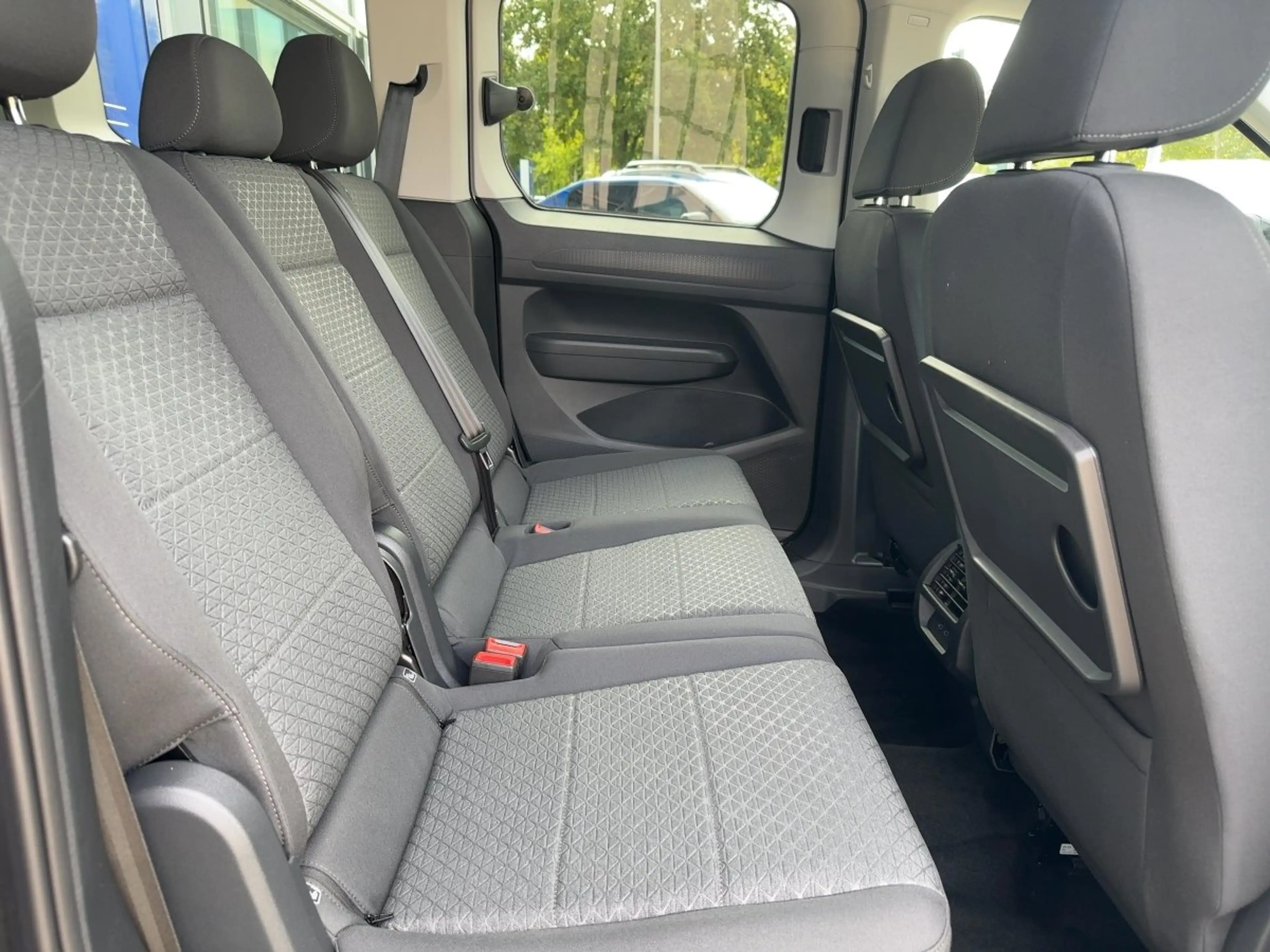 Ford Tourneo Connect Titanium 2.0 L1 iACC*NAVI*TWA*CAM*PDC* — photo 9