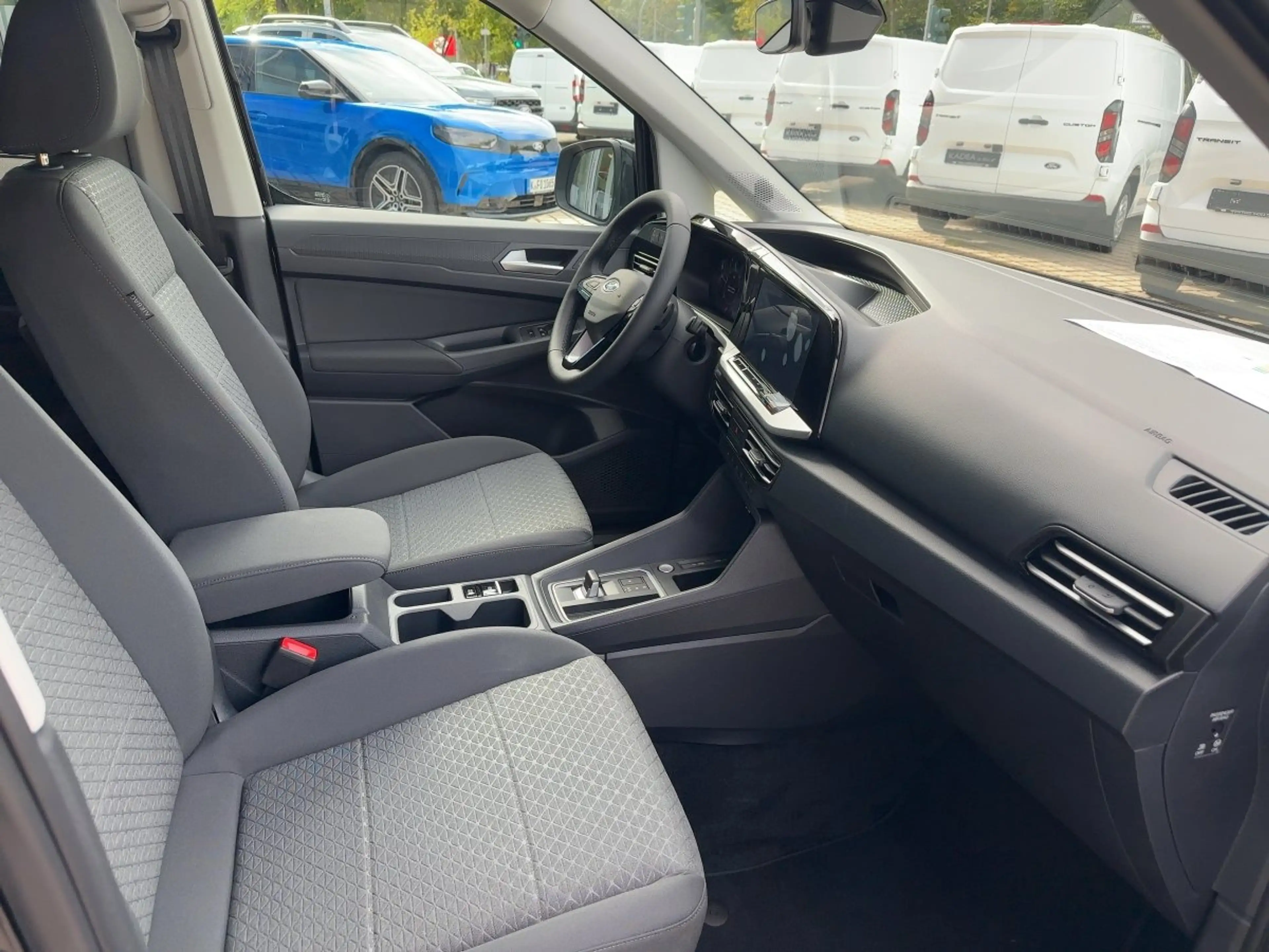 Ford Tourneo Connect Titanium 2.0 L1 iACC*NAVI*TWA*CAM*PDC* — photo 8