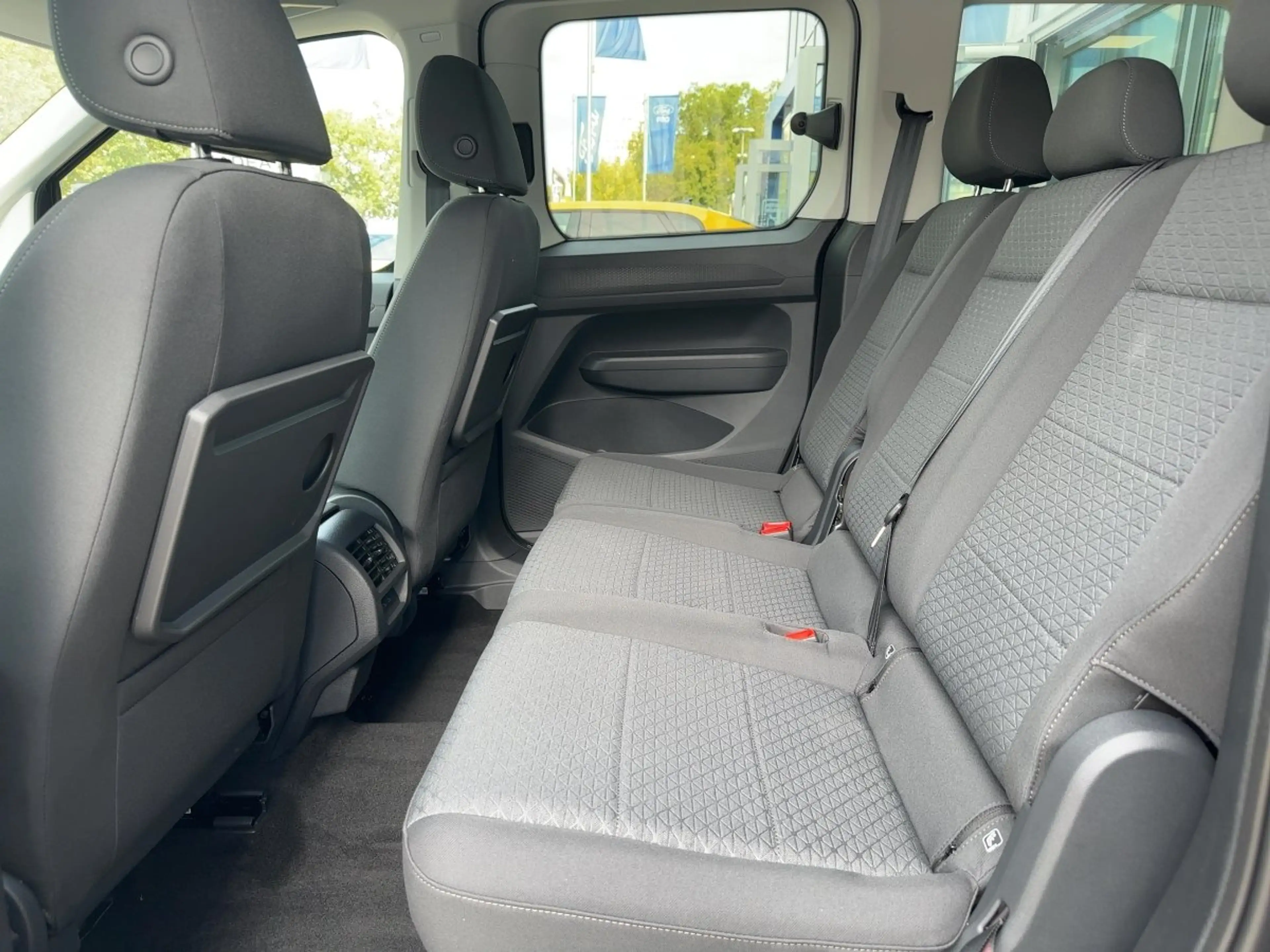 Ford Tourneo Connect Titanium 2.0 L1 iACC*NAVI*TWA*CAM*PDC* — photo 7