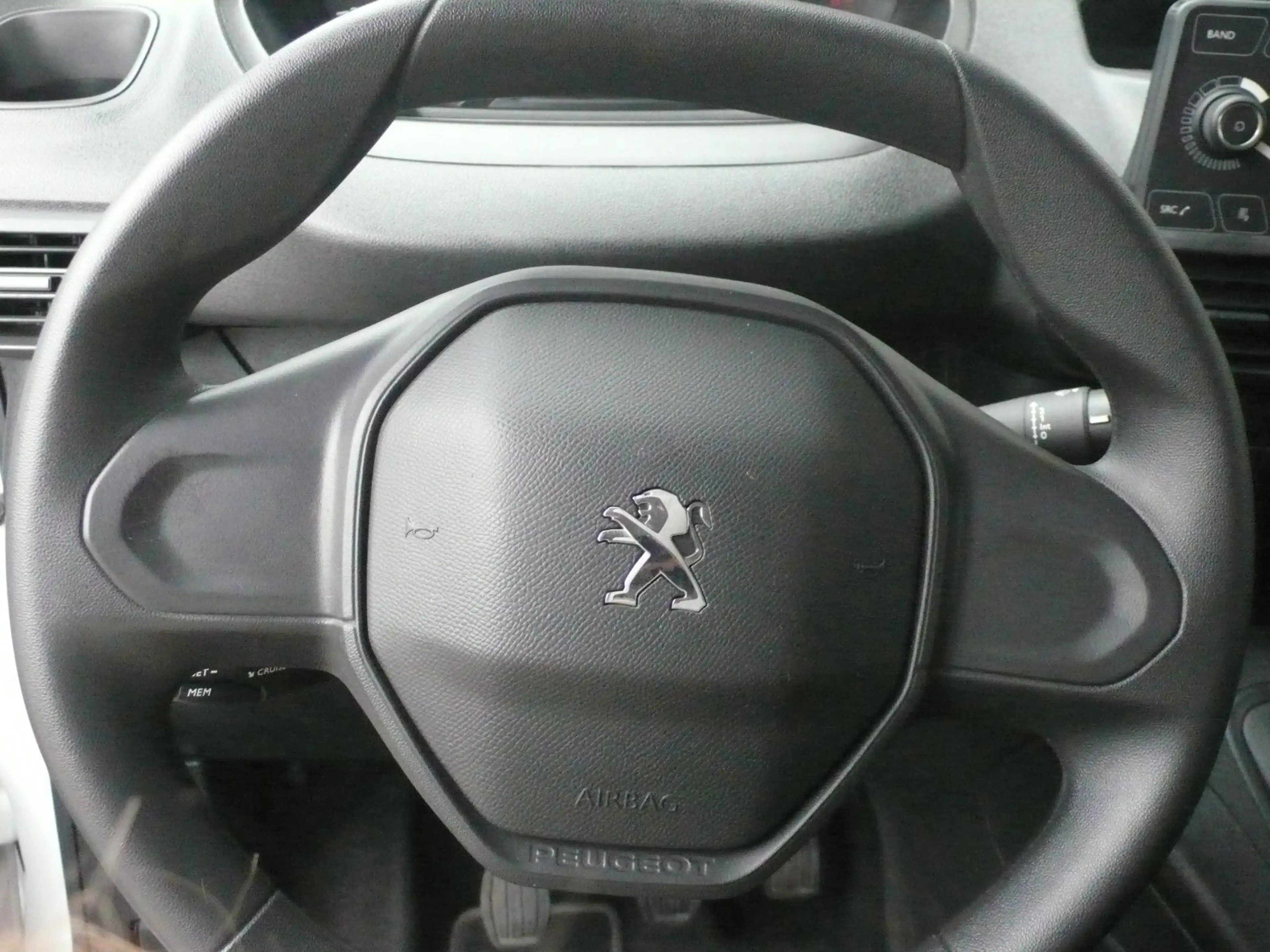 Peugeot Rifter Pure Tec 110 L1 Active Pack nur 14.477 KM — photo 10