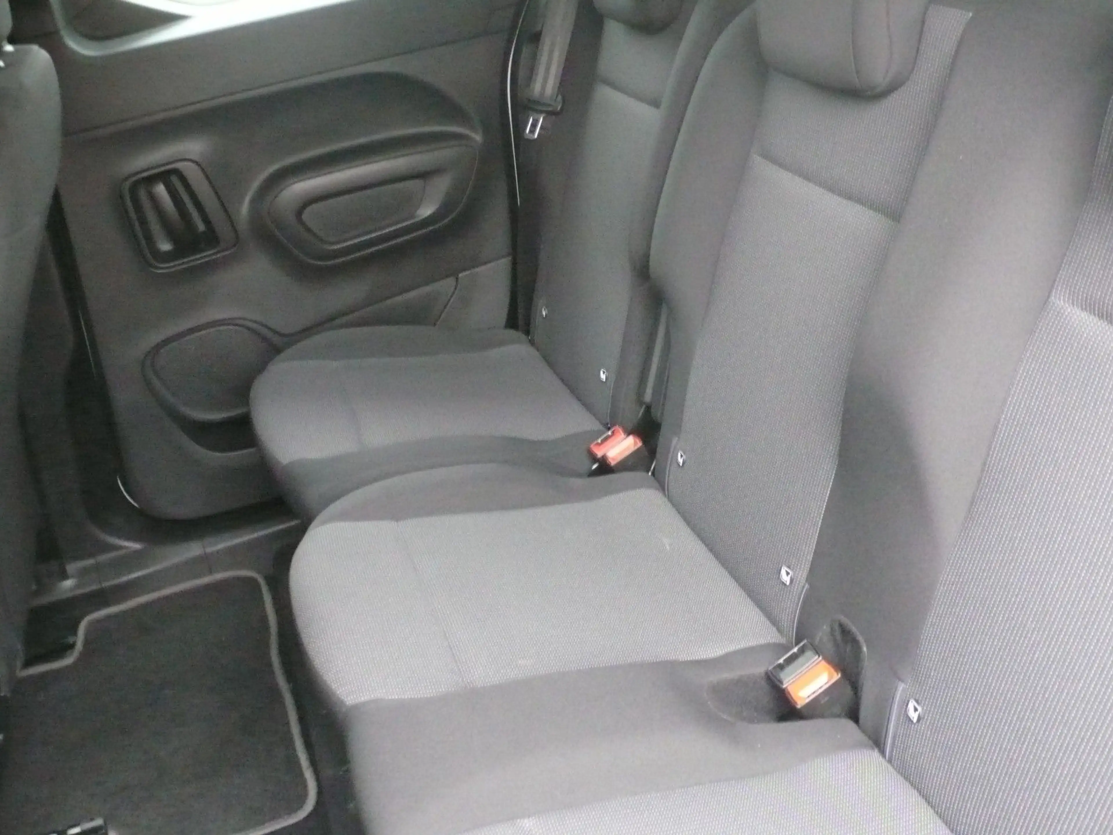 Peugeot Rifter Pure Tec 110 L1 Active Pack nur 14.477 KM — photo 8
