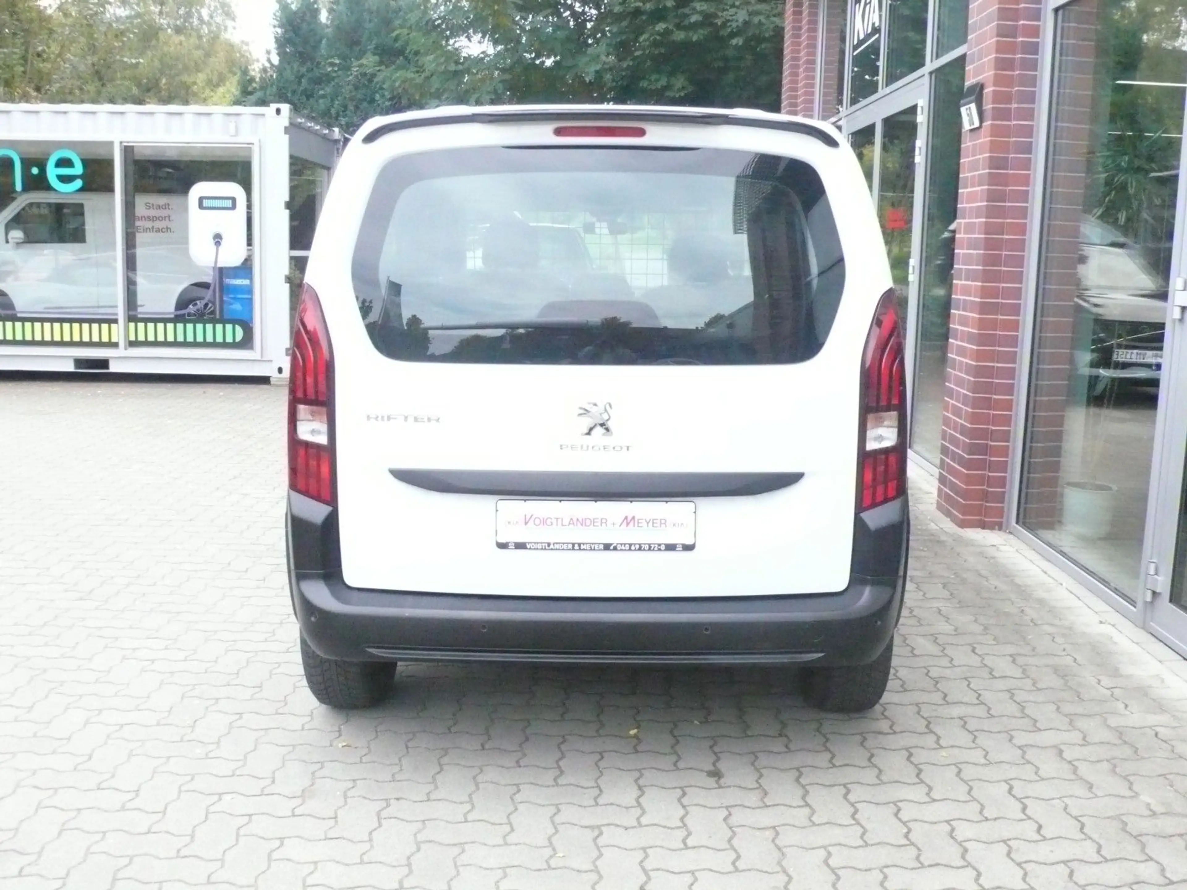 Peugeot Rifter Pure Tec 110 L1 Active Pack nur 14.477 KM — photo 5