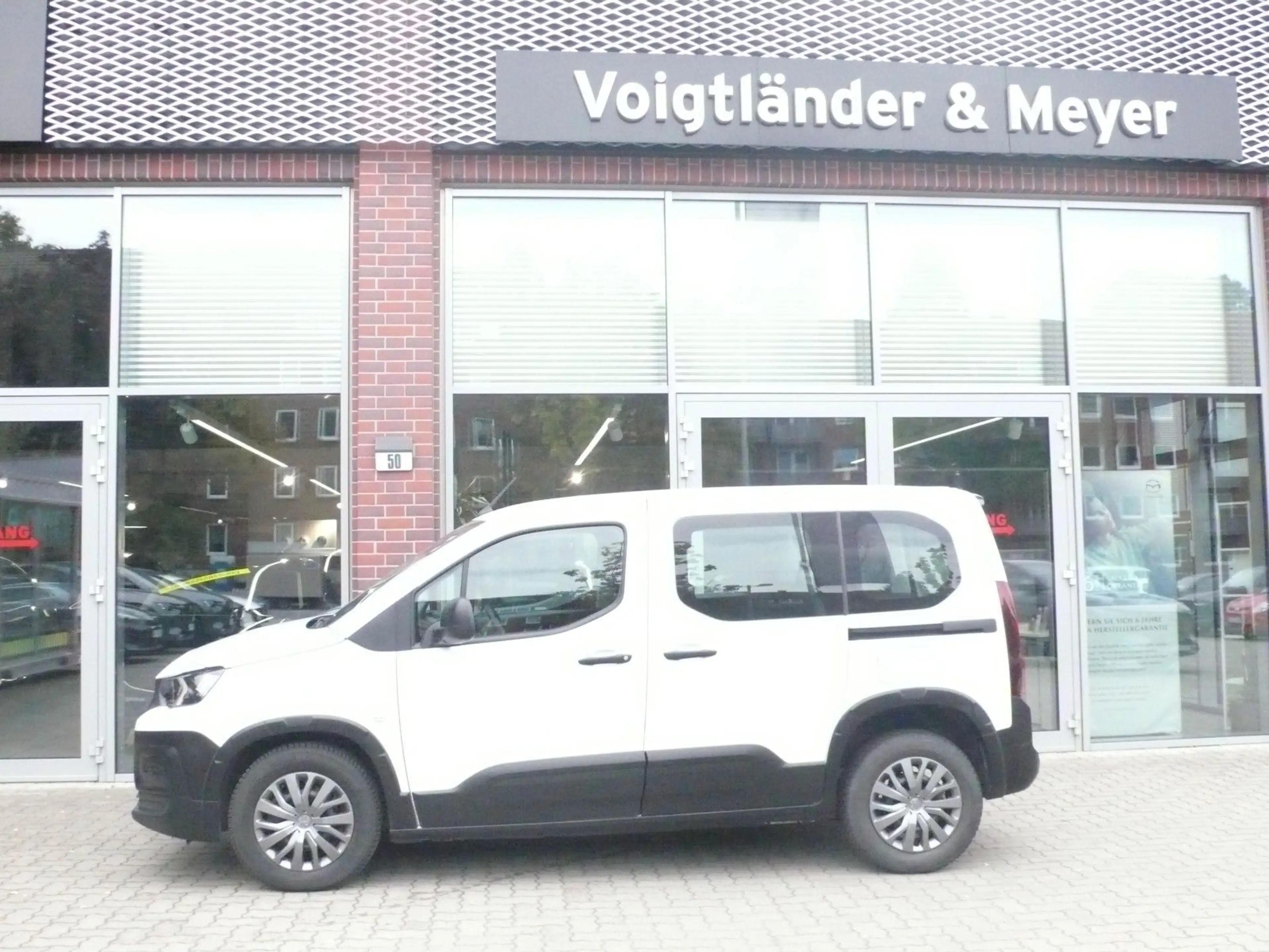 Peugeot Rifter Pure Tec 110 L1 Active Pack nur 14.477 KM