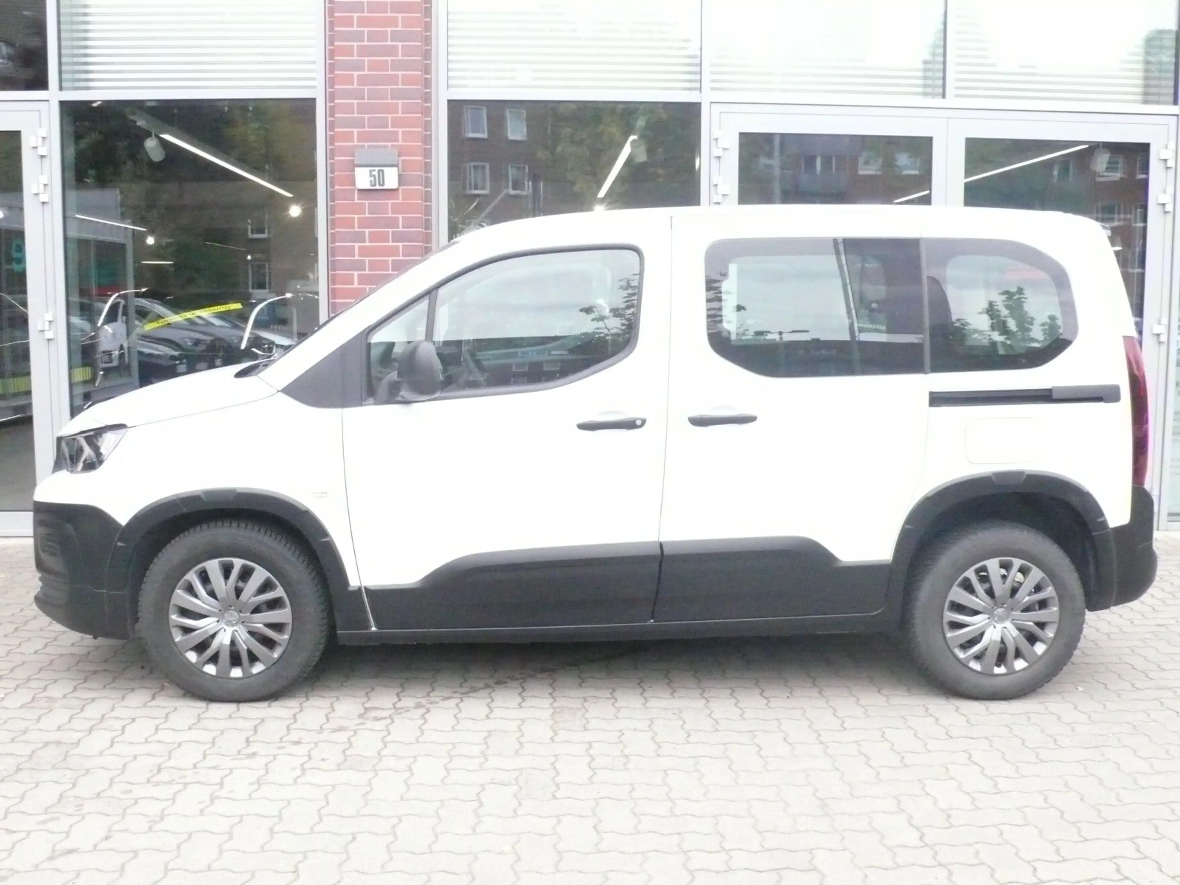 Peugeot Rifter Pure Tec 110 L1 Active Pack nur 14.477 KM — photo 3