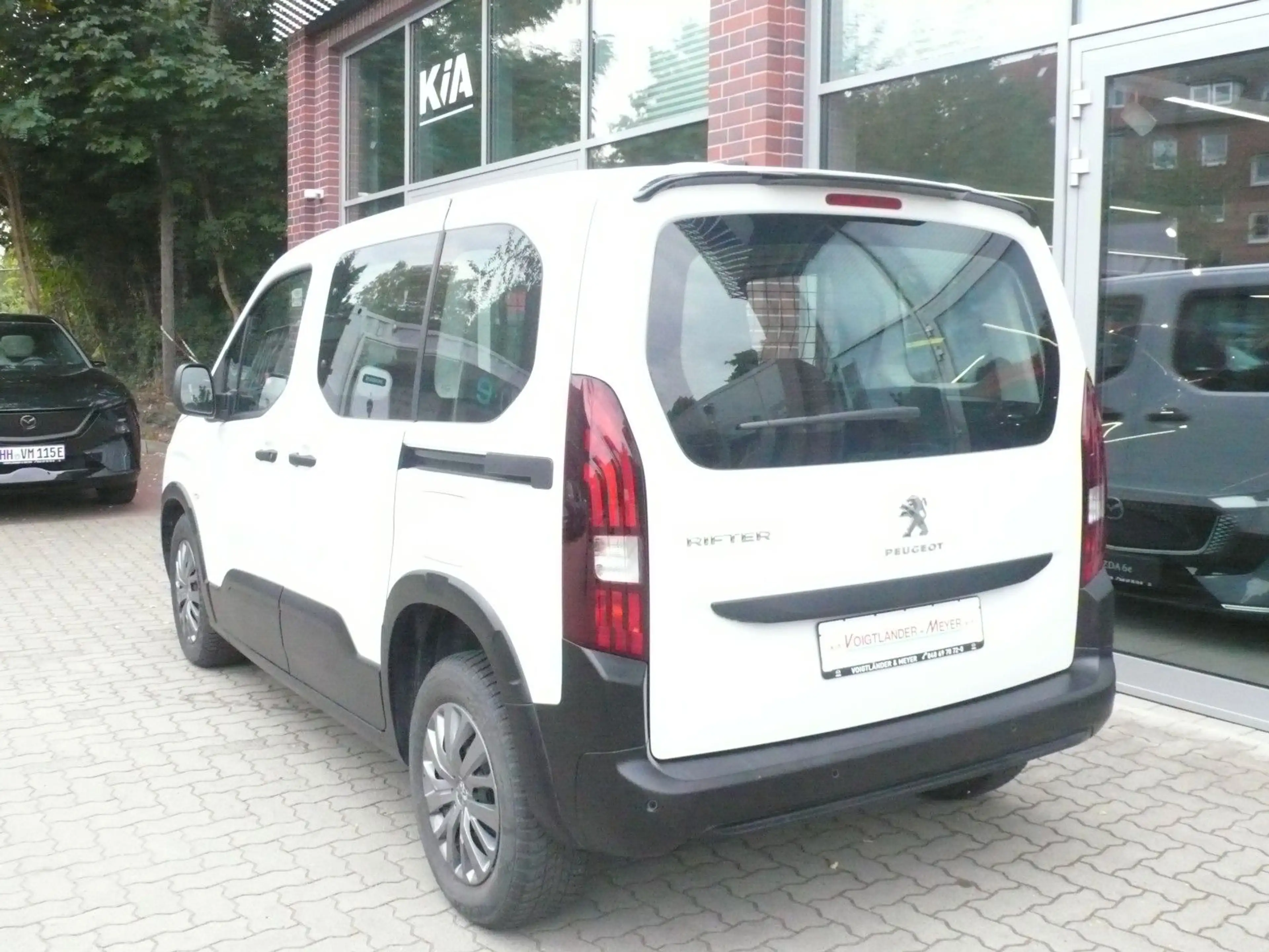Peugeot Rifter Pure Tec 110 L1 Active Pack nur 14.477 KM — photo 4