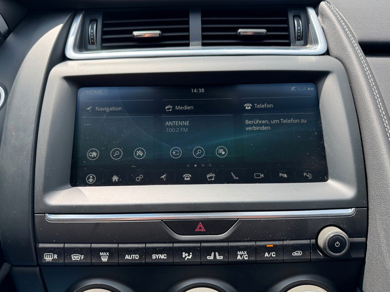 Jaguar E-Pace E-PACE R-Dynamic SE AWD — photo 12