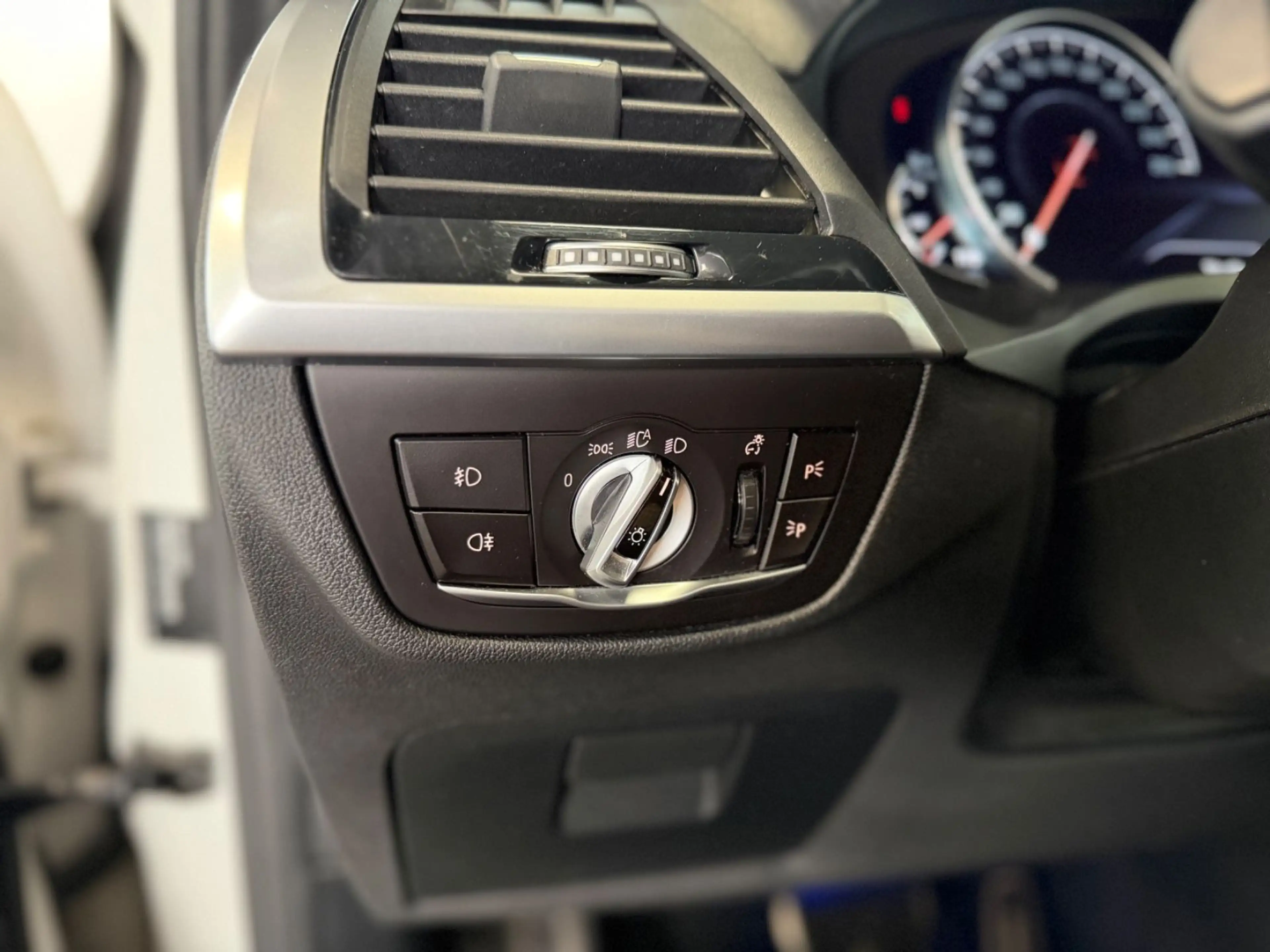 BMW X4 xDrive 25d M Sport*Pano*SHZ*AHK*Virtual* — photo 12