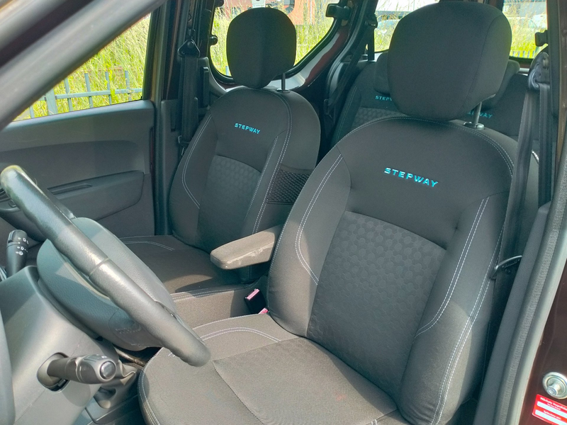 Dacia Dokker 1.2 TCe S&S Stepway airco cruise navi ALLINPRIJS — photo 24