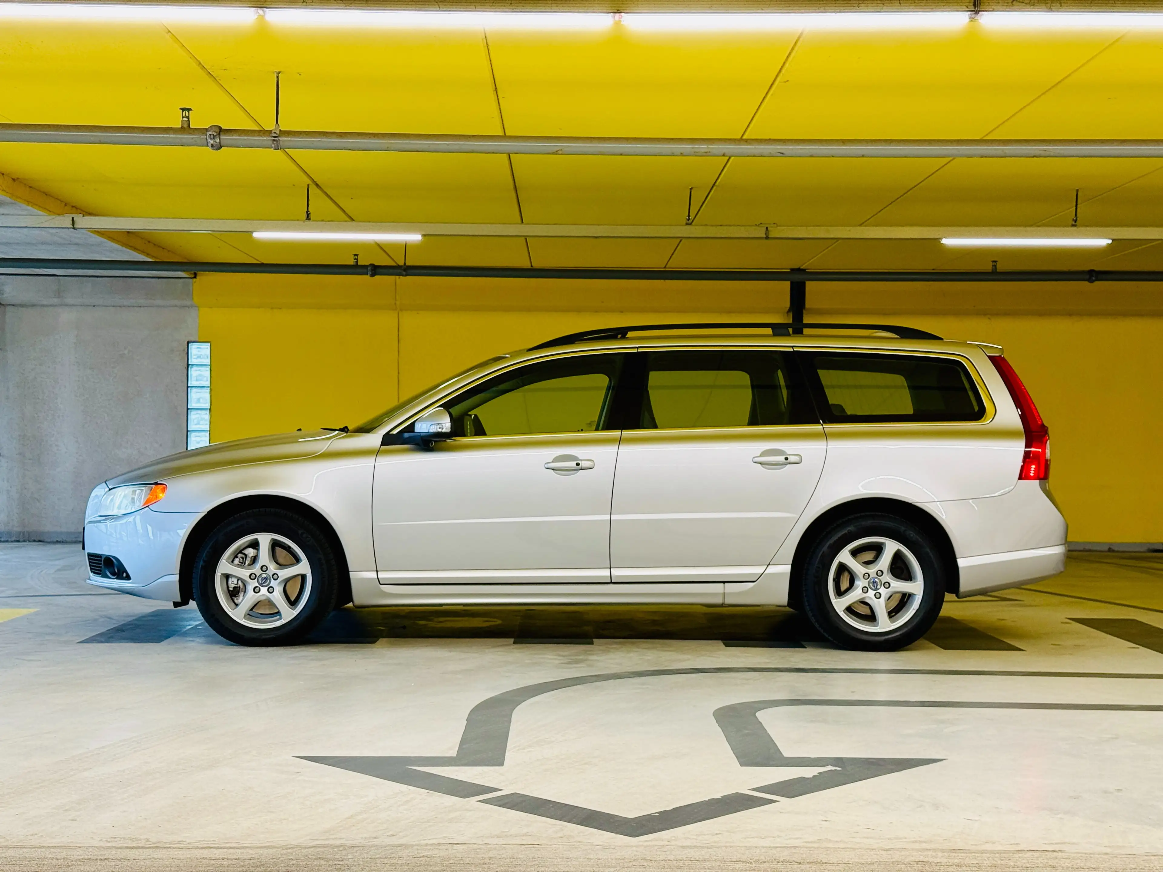 Volvo V70 2.5T | Summum | Automaat | Leder | Aut. Airco — photo 2