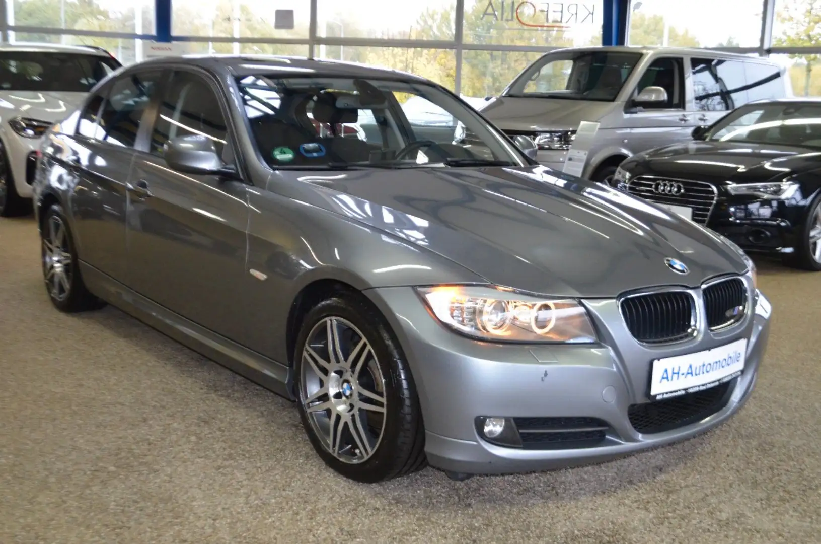 BMW 318 i Lim. AUTOMATIK / Bi-XENON / KLIMAAUTO./ PDC Gris - 1