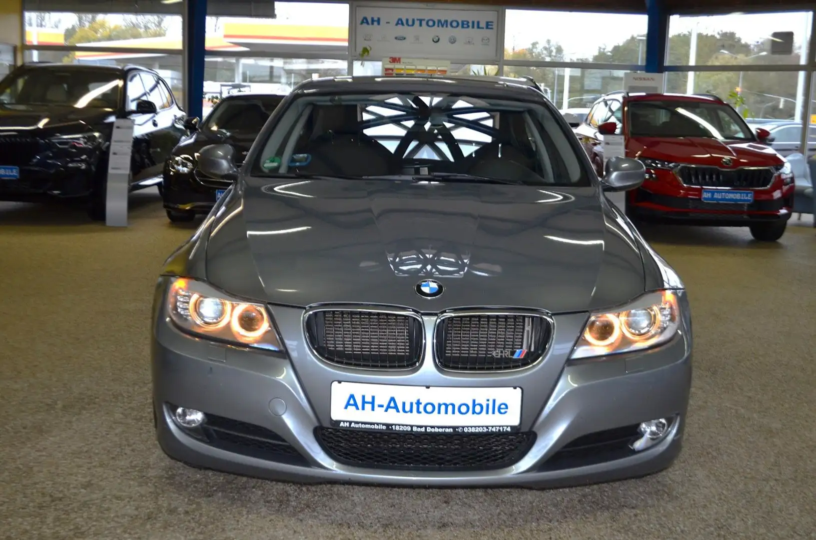 BMW 318 i Lim. AUTOMATIK / Bi-XENON / KLIMAAUTO./ PDC Gris - 2