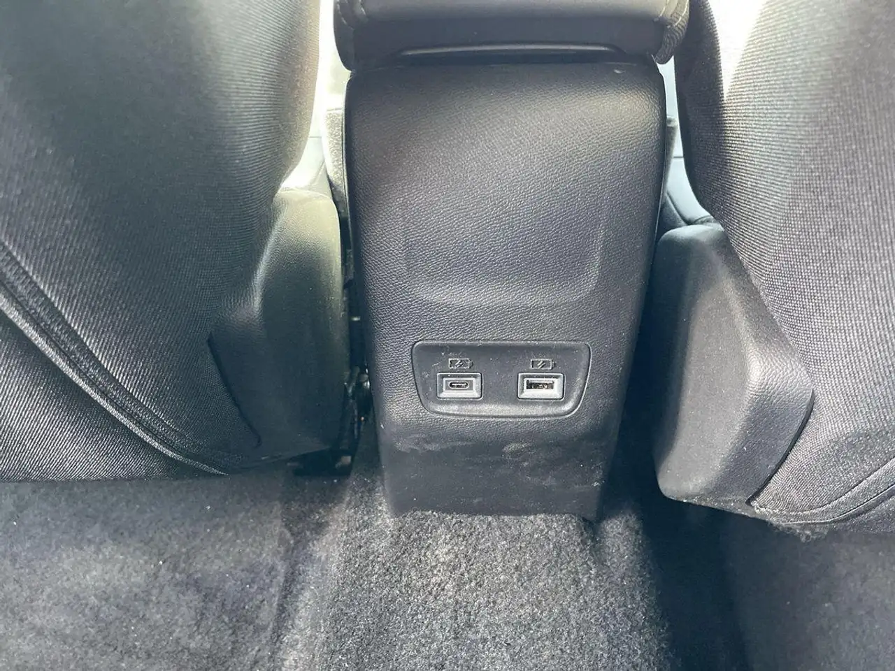 Peugeot 2008 Allure PureTech 130 AT8*Navi*LED*Kamera*Shz 17