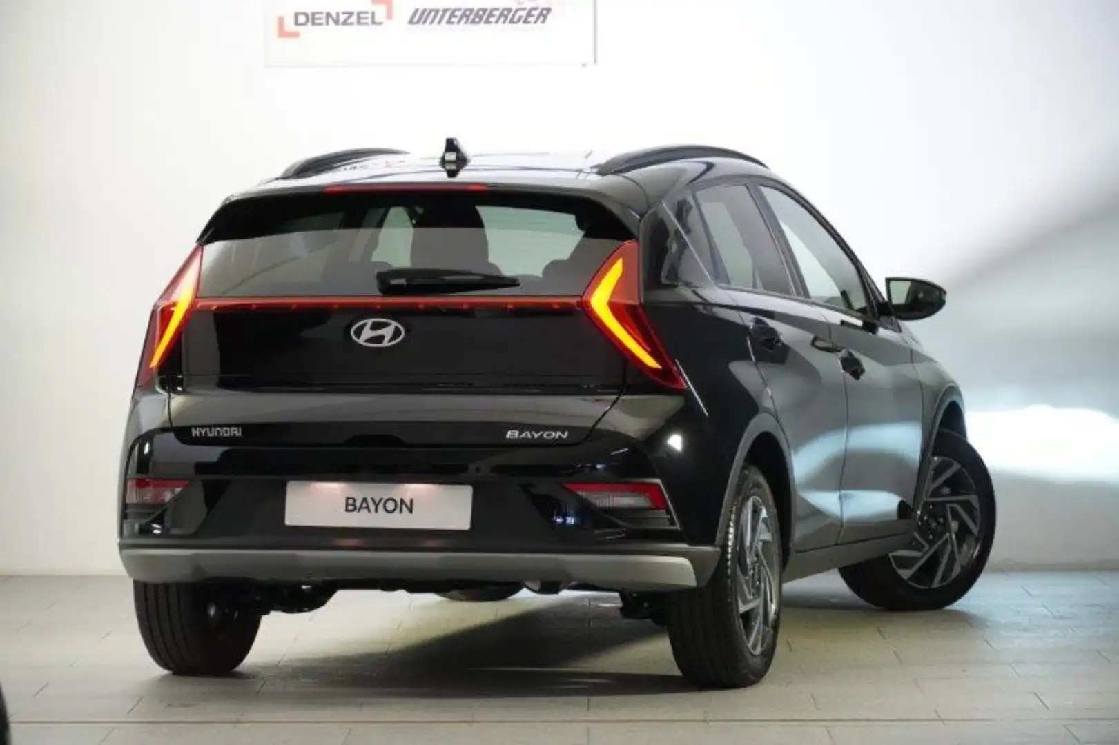 Hyundai BAYON GO Plus 1.0 T-GDI abz. Superbonus Schwarz - 2