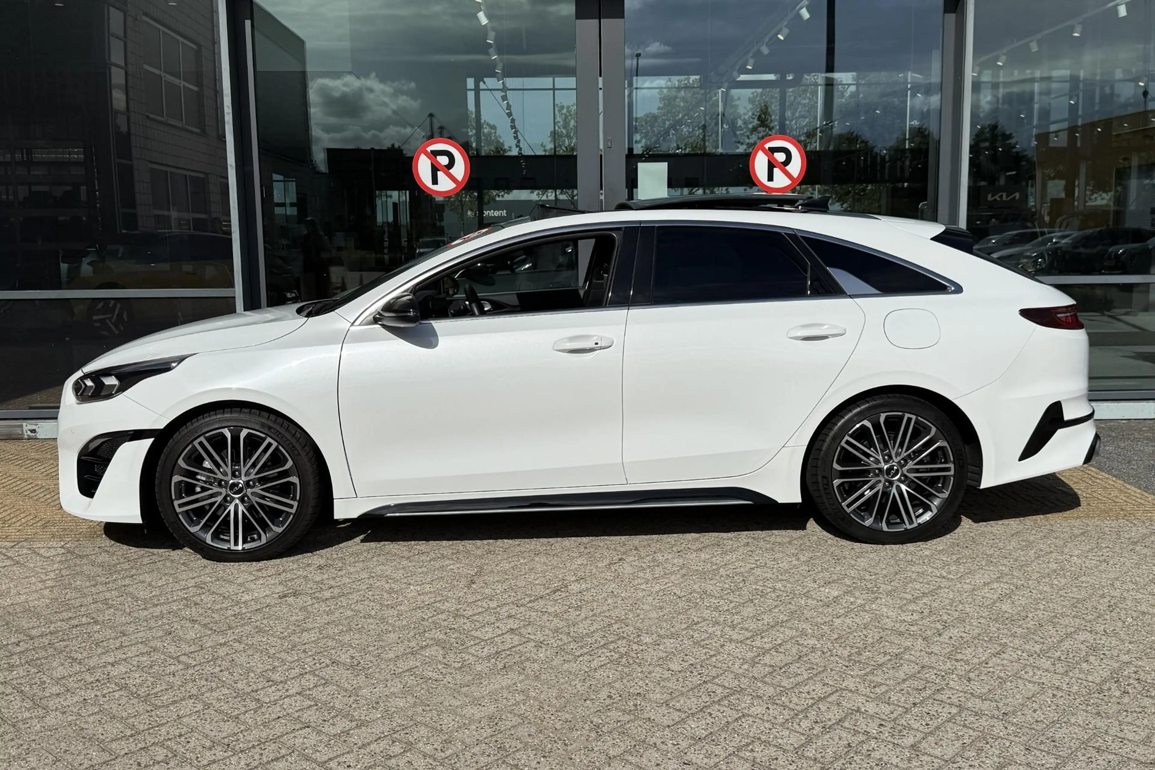 Kia ProCeed / pro_cee'd 1.5 T-GDi GT-PlusLine Half leder/stoffen bekleding — photo 13