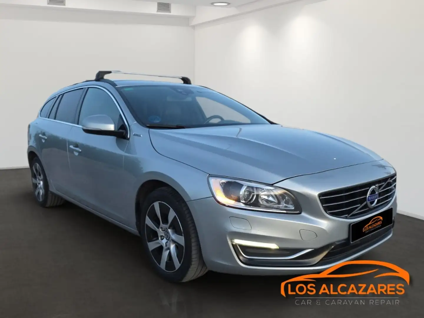 Volvo V60 D6 Plug-in Hybrid AWD Aut. Gris - 1