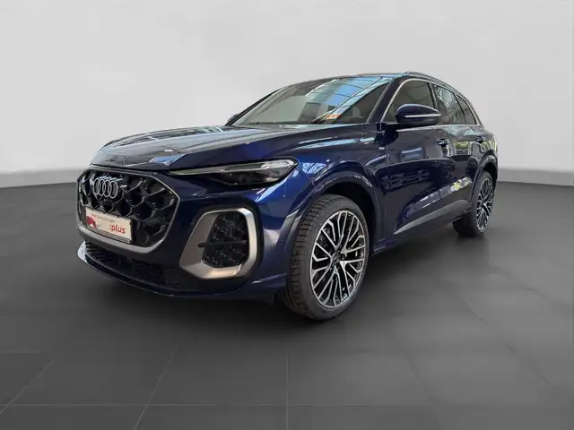 Audi Q5 view 2
