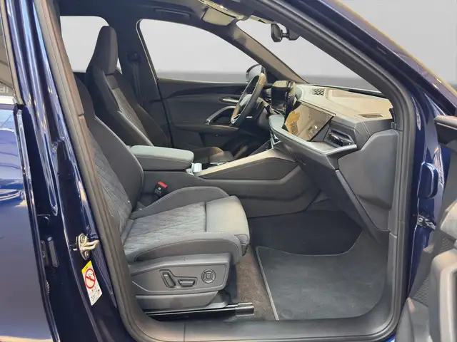 Audi Q5 view 4