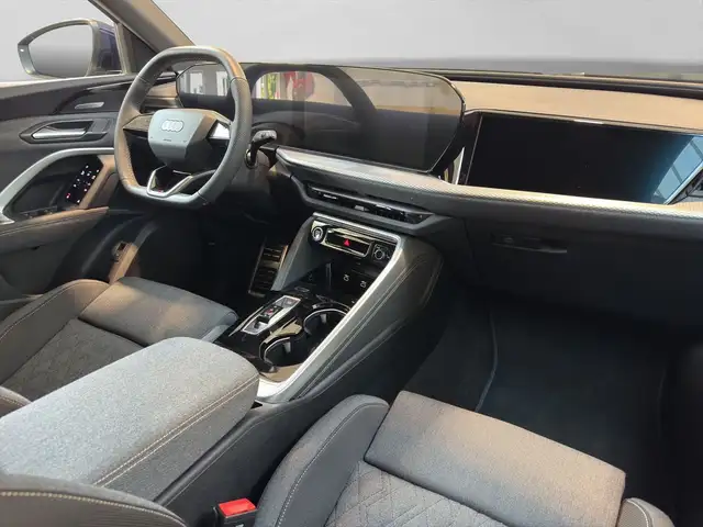 Audi Q5 view 5
