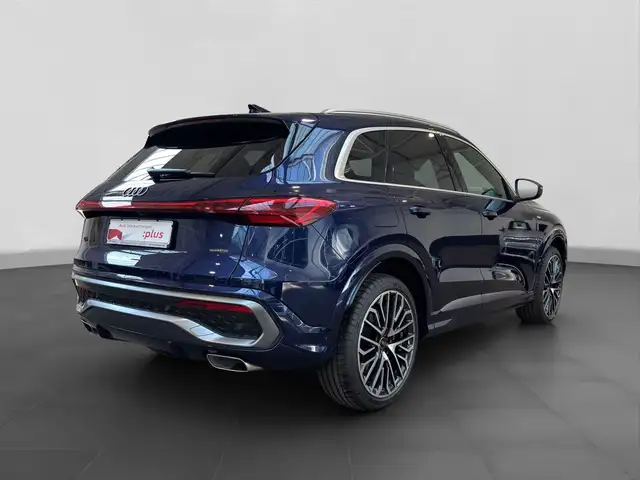 Audi Q5 view 3