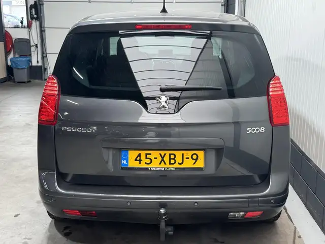 Peugeot 5008 view 6