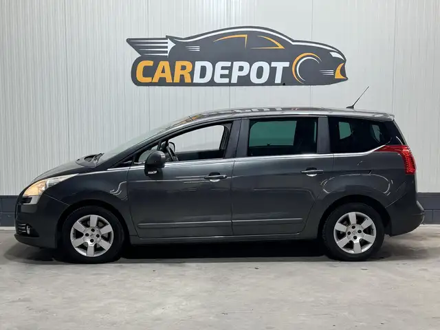 Peugeot 5008 view 8