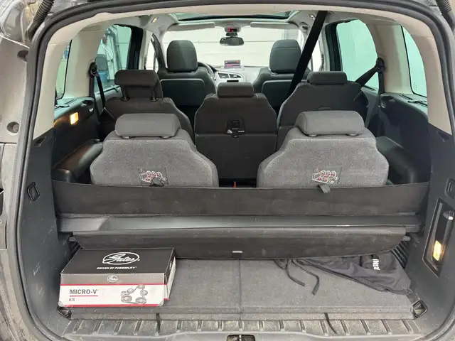 Peugeot 5008 view 9