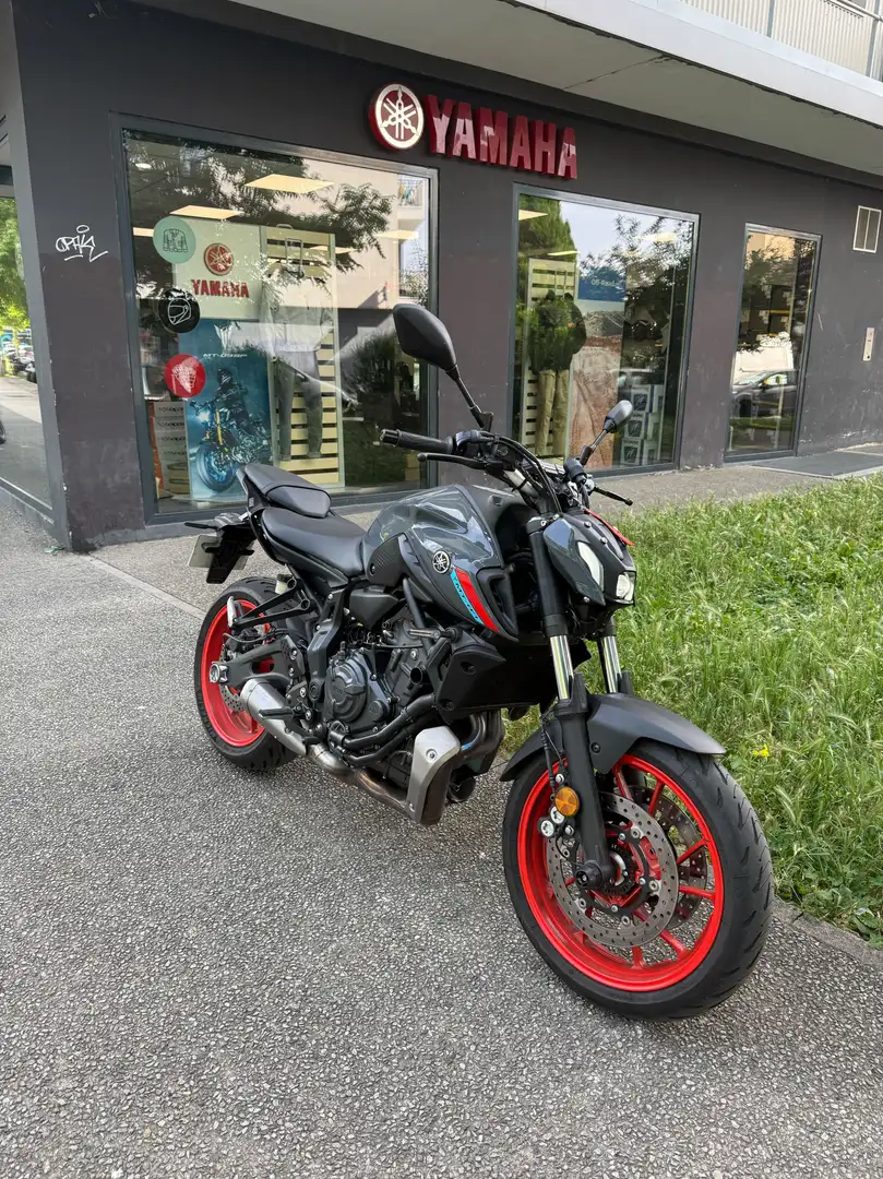 Yamaha MT-07 Gris - 1