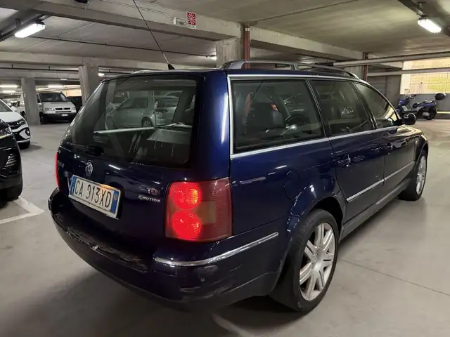 Volkswagen Passat view 5