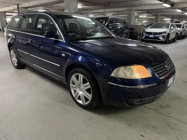 Volkswagen Passat view 6
