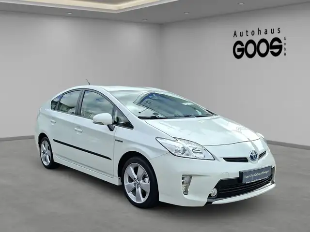 Toyota Prius view 7