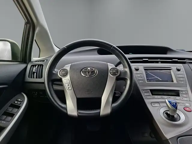 Toyota Prius view 14
