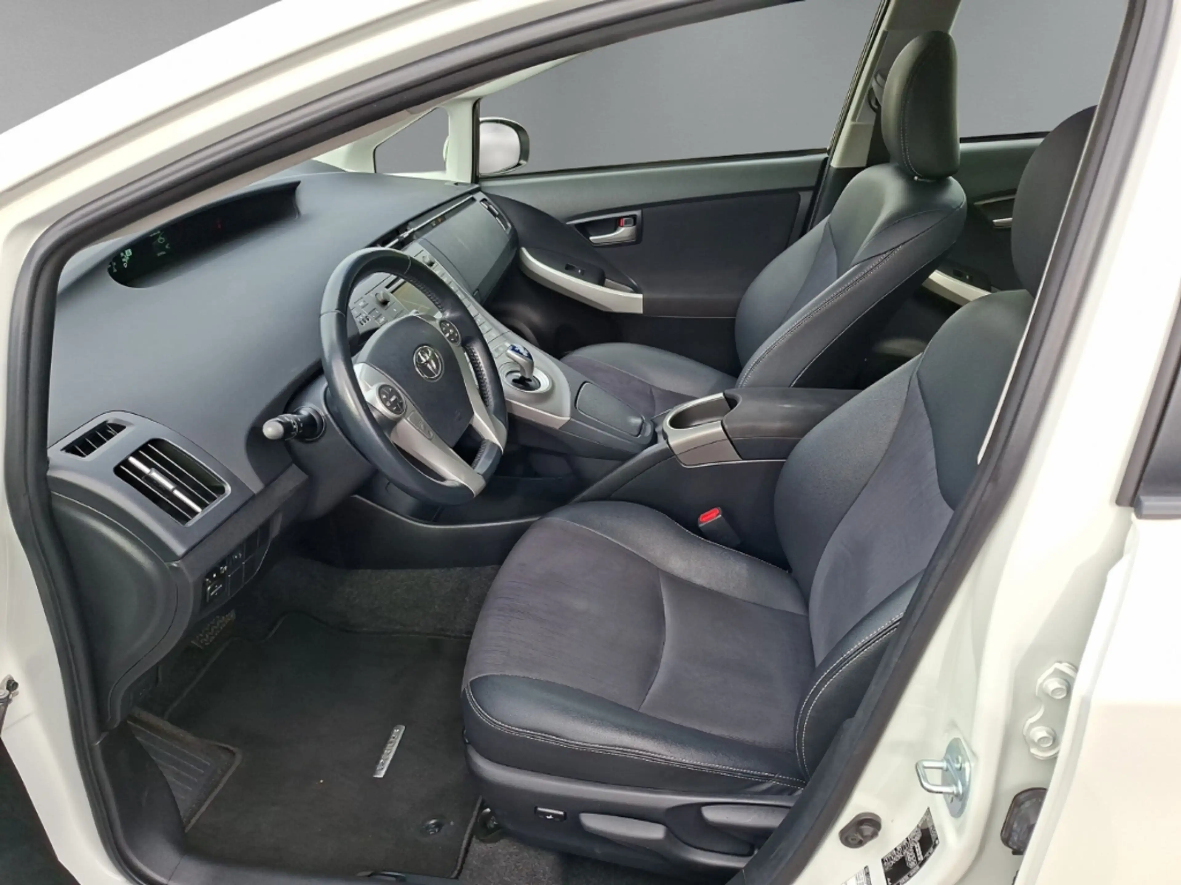 Toyota Prius Comfort Keyless Entry Keyless Start Rückfahrkam. T — photo 10