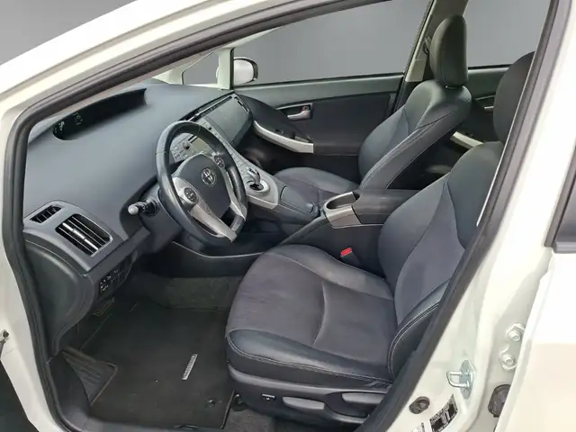 Toyota Prius view 10