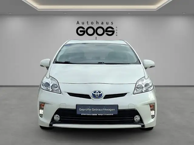 Toyota Prius view 8