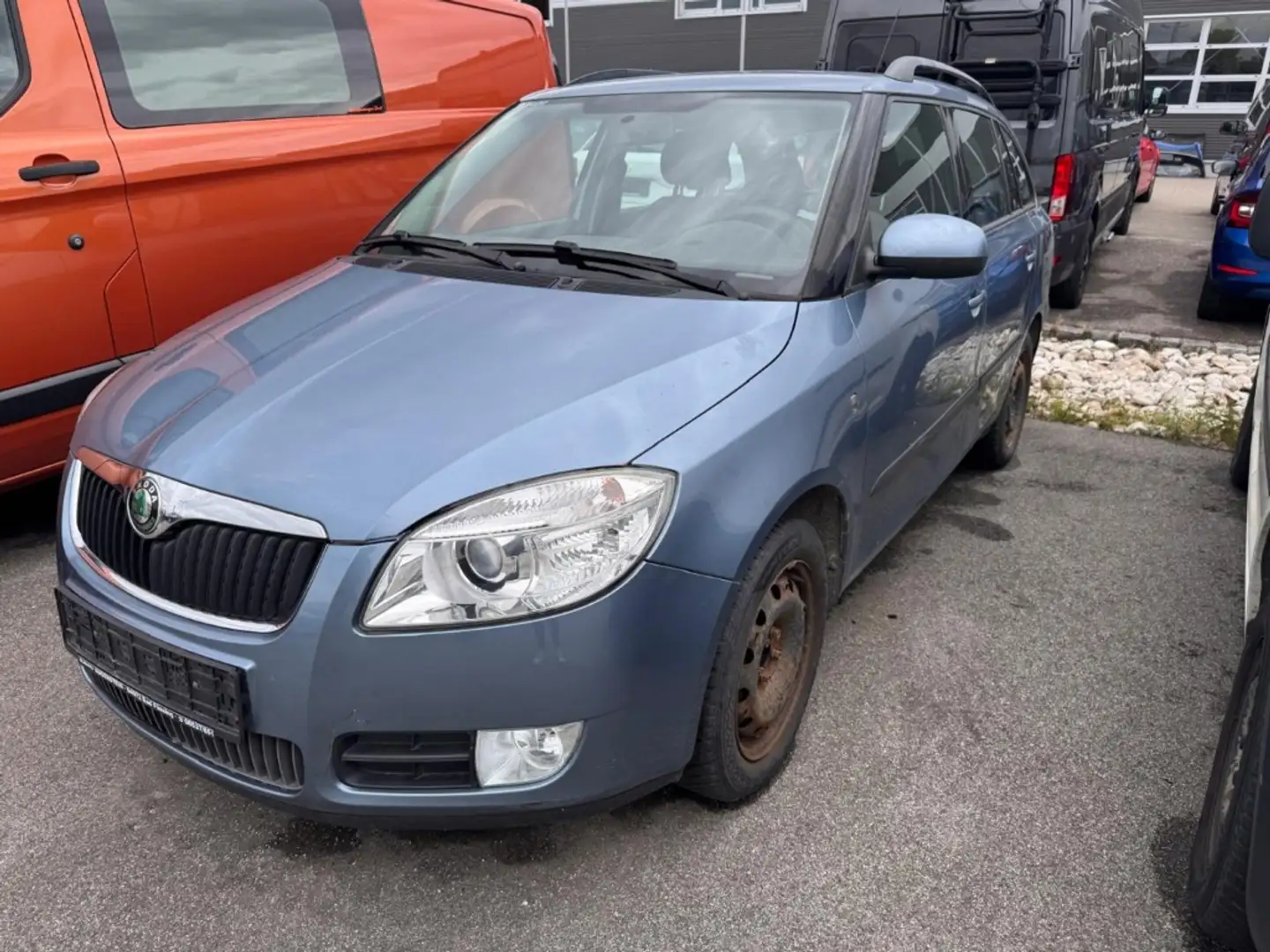 Skoda Fabia Combi 1.4TSI Style Edition Klimaaut SHZ Temp PDC Grau - 2