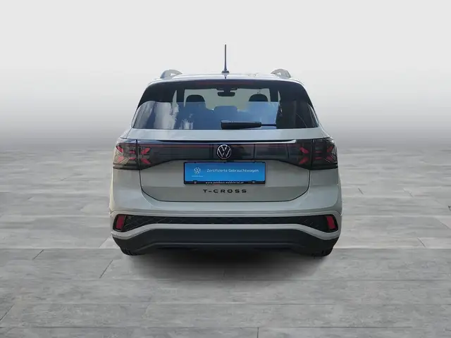 Volkswagen T-Cross view 5