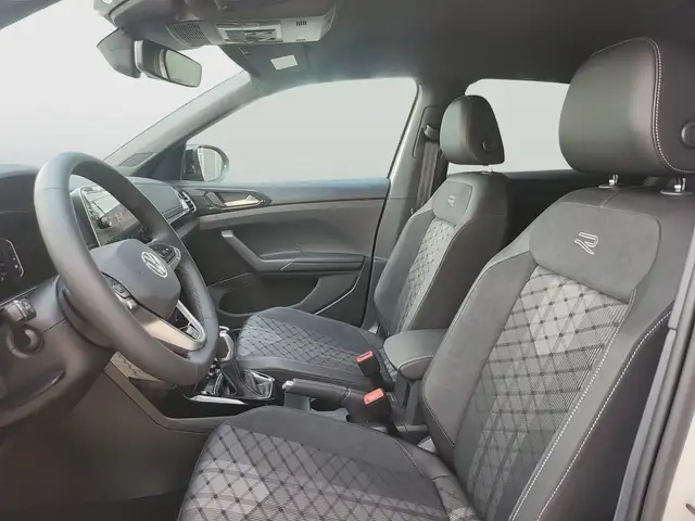 Volkswagen T-Cross view 8