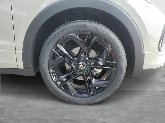 Volkswagen T-Cross view 7