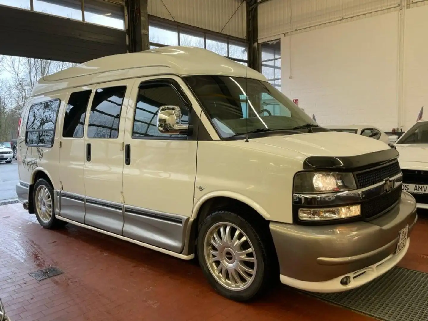 Chevrolet Express Chevy Van Cobra Conversion High Top Bianco - 2